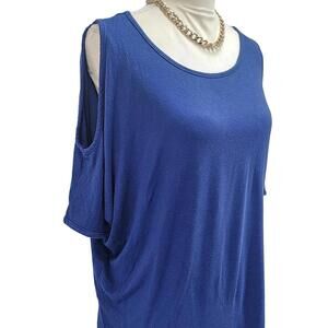 Bobeau. Y2K, Cold Shoulder Short-Sleeved Top. Size: Small